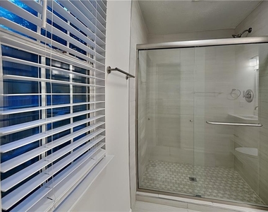 1818 Crescent Hill Drive Nw - Photo Thumbnail 8