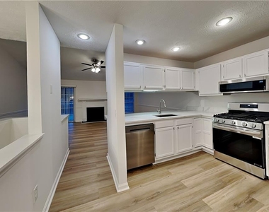 1818 Crescent Hill Drive Nw - Photo Thumbnail 5