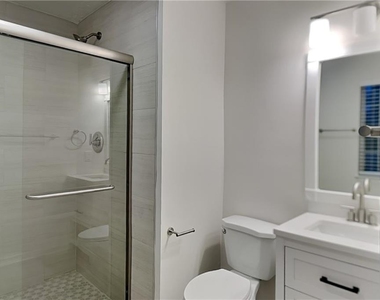 1818 Crescent Hill Drive Nw - Photo Thumbnail 9