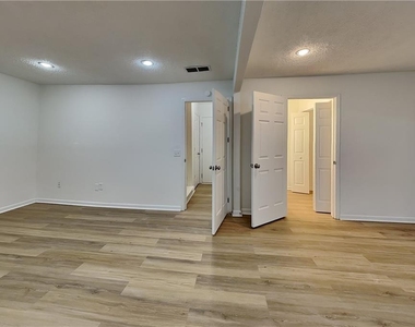 1818 Crescent Hill Drive Nw - Photo Thumbnail 14