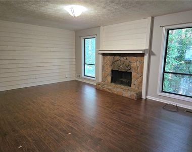 2982 Hillwood Drive - Photo Thumbnail 1
