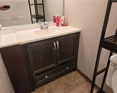 2982 Hillwood Drive - Photo Thumbnail 8