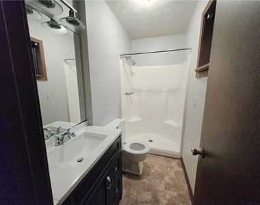 2982 Hillwood Drive - Photo Thumbnail 12