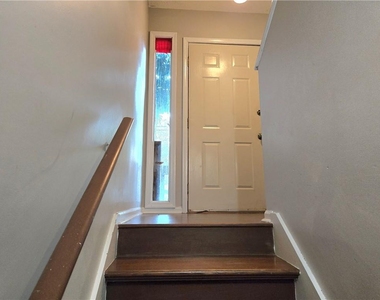 2982 Hillwood Drive - Photo Thumbnail 23