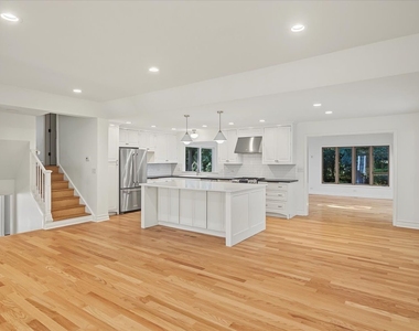 1009 Douglas Avenue - Photo Thumbnail 33