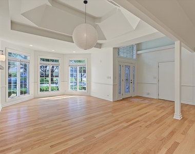 1009 Douglas Avenue - Photo Thumbnail 7