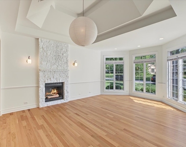 1009 Douglas Avenue - Photo Thumbnail 5
