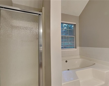 3111 Mineral Ridge Lane - Photo Thumbnail 10