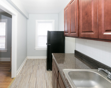 4608 N Beacon Street - Photo Thumbnail 4