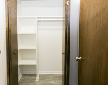 4608 N Beacon Street - Photo Thumbnail 12