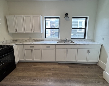 717 22nd Street - Photo Thumbnail 6
