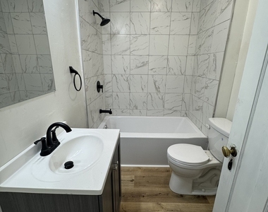 717 22nd Street - Photo Thumbnail 12