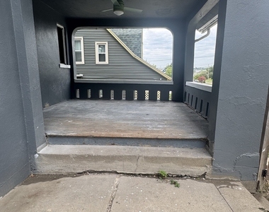 717 22nd Street - Photo Thumbnail 1