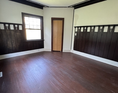 717 22nd Street - Photo Thumbnail 3