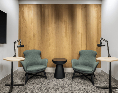 111 W Illinois Street - Photo Thumbnail 12