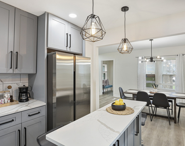366 N Hemlock Avenue - Photo Thumbnail 11