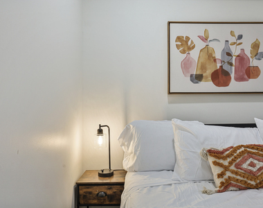 366 N Hemlock Avenue - Photo Thumbnail 19
