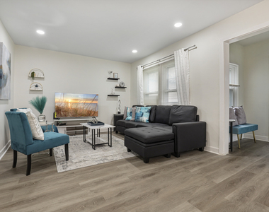 366 N Hemlock Avenue - Photo Thumbnail 1