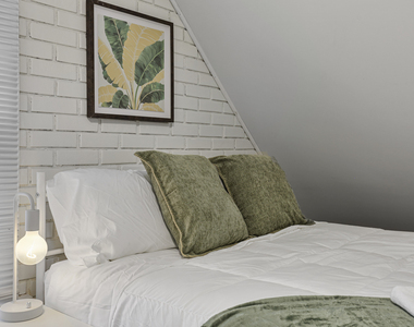 366 N Hemlock Avenue - Photo Thumbnail 21
