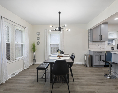 366 N Hemlock Avenue - Photo Thumbnail 12