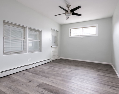 931 Dunlop Avenue - Photo Thumbnail 2