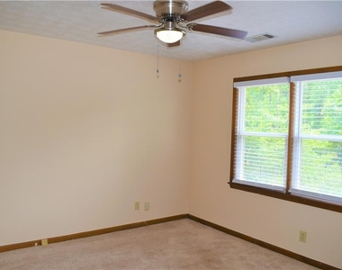 2264 Post Oak Drive - Photo Thumbnail 15