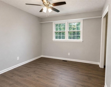 2501 Sandy Court - Photo Thumbnail 3