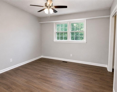 2501 Sandy Court - Photo Thumbnail 4