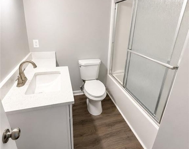 2501 Sandy Court - Photo Thumbnail 6