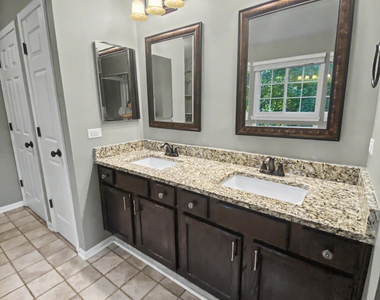1213 Pennsbury Lane - Photo Thumbnail 14
