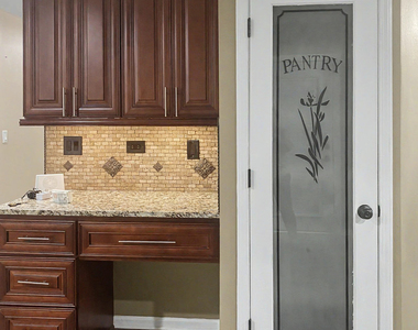 1213 Pennsbury Lane - Photo Thumbnail 6