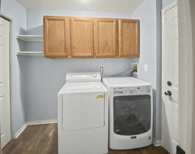 1213 Pennsbury Lane - Photo Thumbnail 8