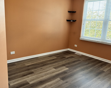 1213 Pennsbury Lane - Photo Thumbnail 12