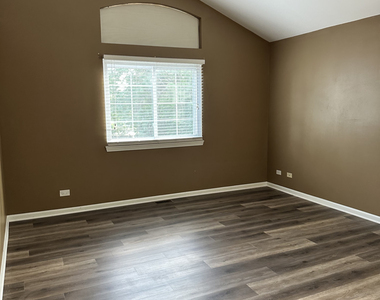 1213 Pennsbury Lane - Photo Thumbnail 9