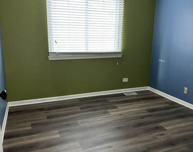 1213 Pennsbury Lane - Photo Thumbnail 10