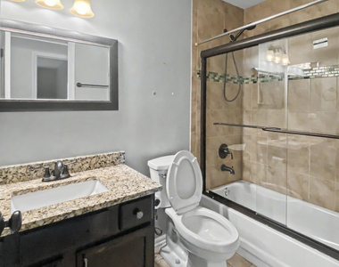 1213 Pennsbury Lane - Photo Thumbnail 15