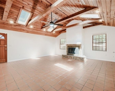 1278 Fairhill Lane - Photo Thumbnail 10