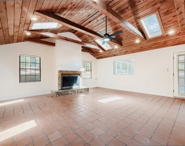1278 Fairhill Lane - Photo Thumbnail 11