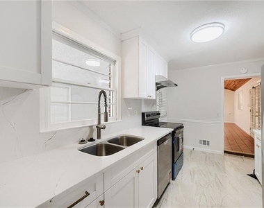1278 Fairhill Lane - Photo Thumbnail 8