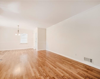 1278 Fairhill Lane - Photo Thumbnail 5