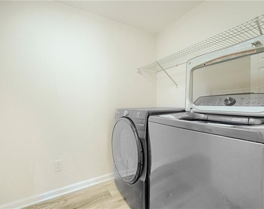 1278 Fairhill Lane - Photo Thumbnail 23