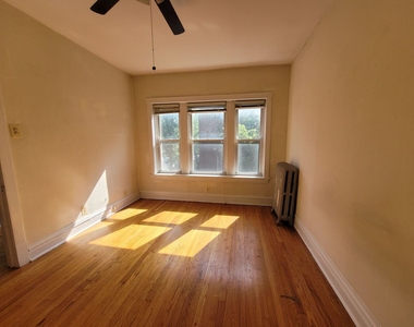 1401 W Winona Street - Photo Thumbnail 4