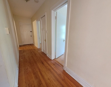 1401 W Winona Street - Photo Thumbnail 5