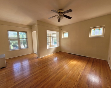 1401 W Winona Street - Photo Thumbnail 2