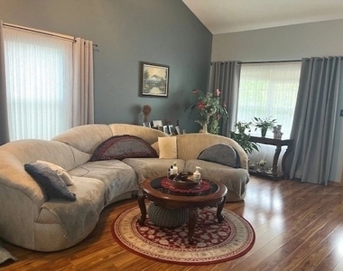 1005 Singer Avenue - Photo Thumbnail 1