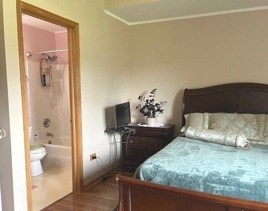 1005 Singer Avenue - Photo Thumbnail 9