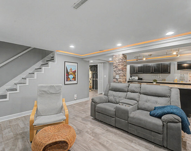 801 8th Avenue - Photo Thumbnail 15
