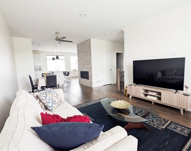 3s513 Barkley Avenue - Photo Thumbnail 3