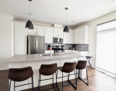 3s513 Barkley Avenue - Photo Thumbnail 5