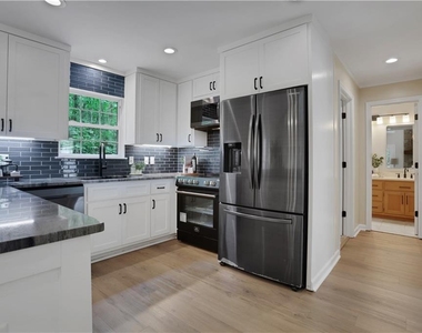 6524 Medlock Road - Photo Thumbnail 11